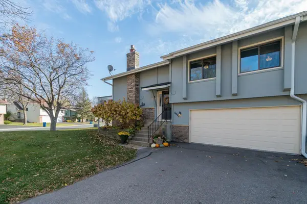 6970 Pima Lane, Chanhassen, MN 55317