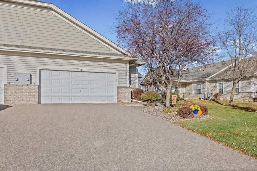 14421 Freesia Way, Apple Valley, MN 55124 - Image #2
