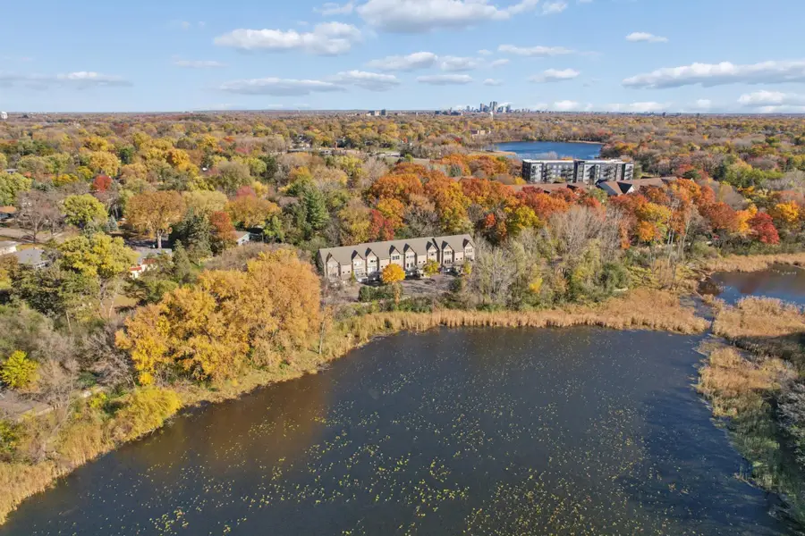 9816 Cove Drive, Minnetonka, MN 55305 - Image #2