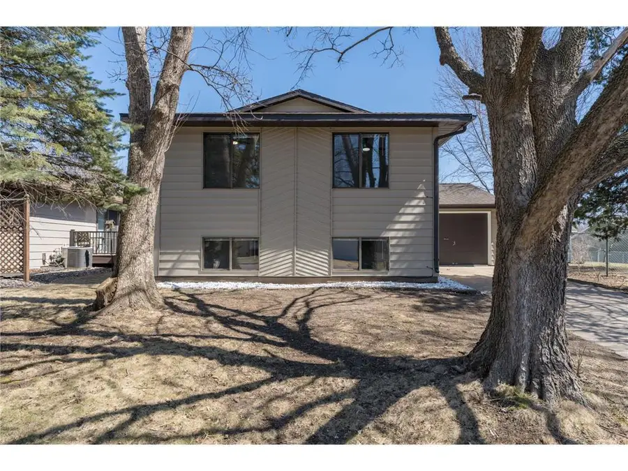 1105 S Valley Street, New Ulm, MN 56073 - Image #3