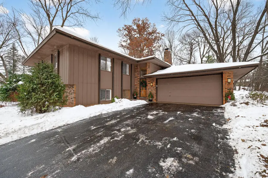 12825 Woodview Lane, Burnsville, MN 55337 - Image #3