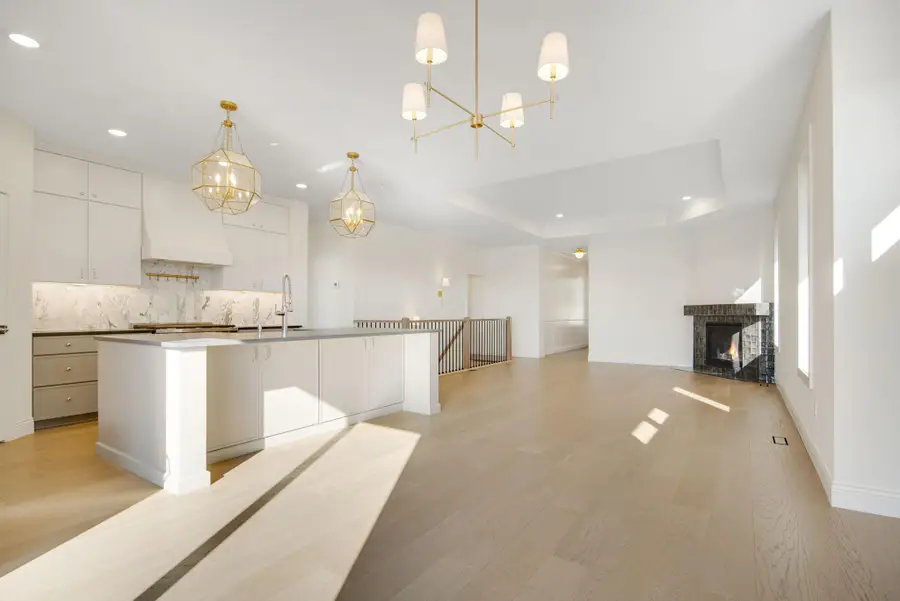 320 Laurel Curve, Golden Valley, MN 55426 - Image #3