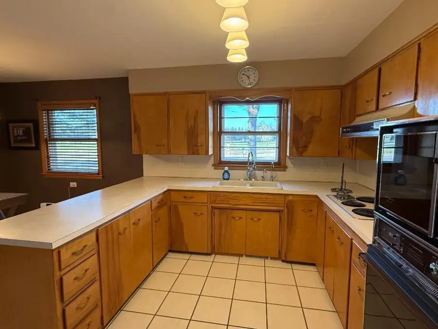 627 Southview Drive, Marshall, MN 56258 - Image #2