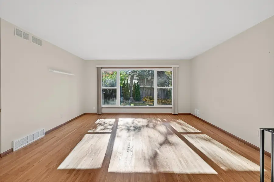 7149 Foxboro Lane, Woodbury, MN 55125 - Image #3