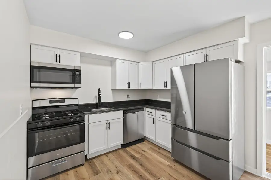 4329 Lakeland Avenue N, Robbinsdale, MN 55422 - Image #2