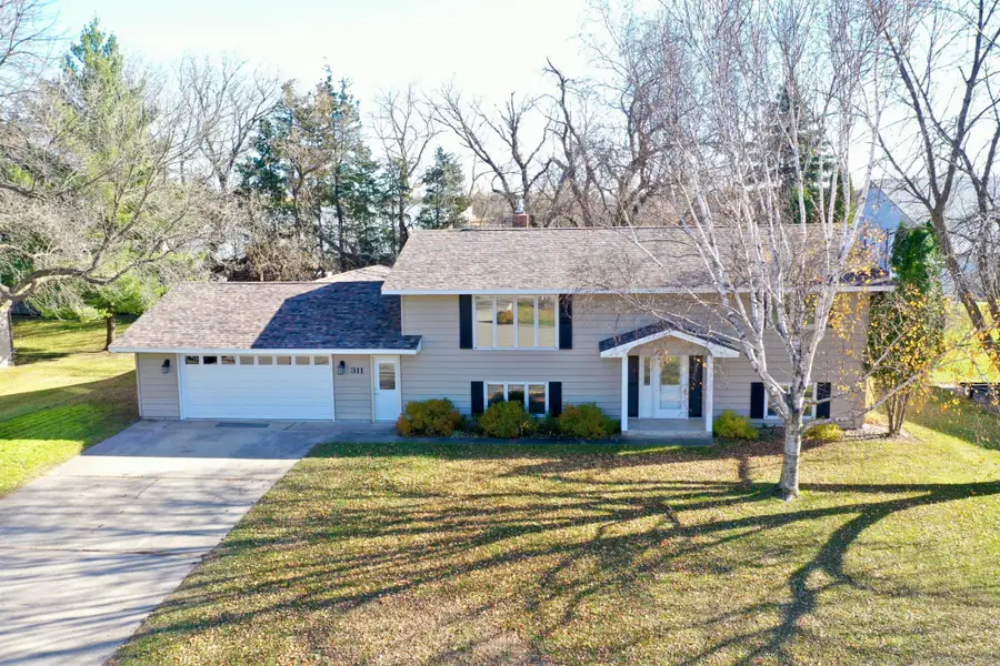 311 Pine Street Sw, New London, MN 56273 - Image #2
