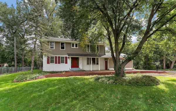 5300 33rd Avenue N, Golden Valley, MN 55422