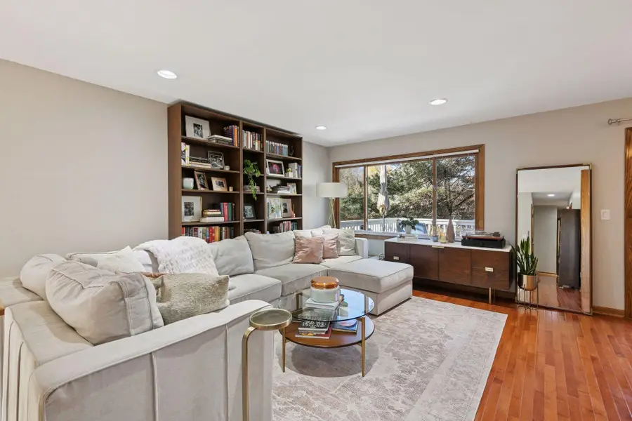 4680 Ridge Cliff Drive, Eagan, MN 55122 - Image #3