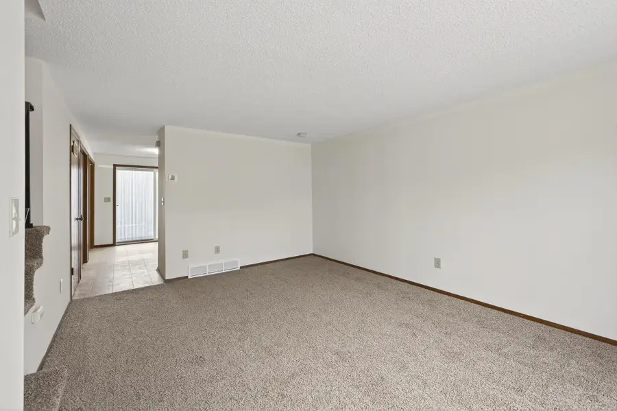 1496 Granada Avenue N, Oakdale, MN 55128 - Image #3