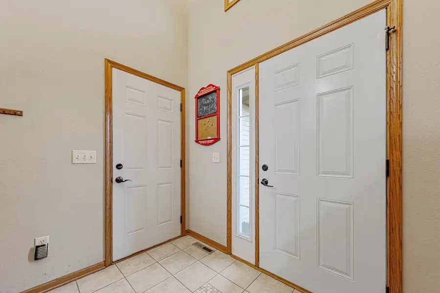 329 Crystal Circle, Mankato, MN 56001 - Image #2
