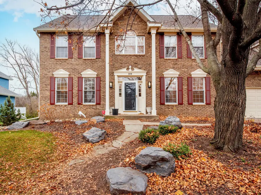 2498 Pond Circle E, Mendota Heights, MN 55120 - Image #2