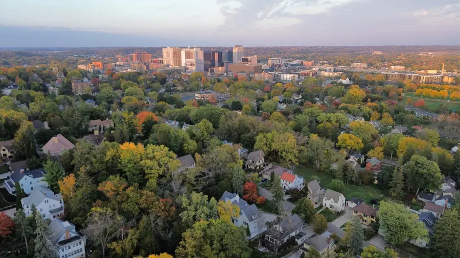 848 8th Avenue Sw, Rochester, MN 55902 - Image #2