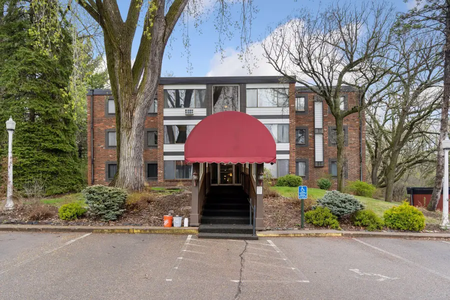 3076 Lexington Avenue N #A6, Roseville, MN 55113 - Image #3