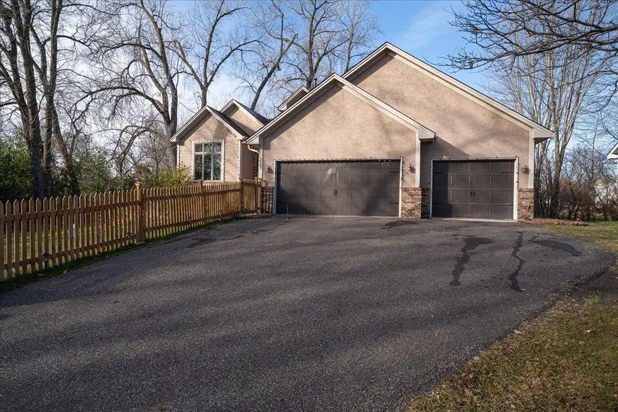 7087 Wellington Lane N, Maple Grove, MN 55369 - Image #2