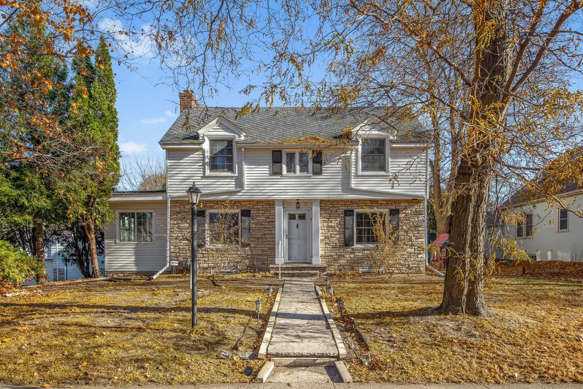 2732 Zenith Avenue N, Minneapolis, MN 55422 - Image #1