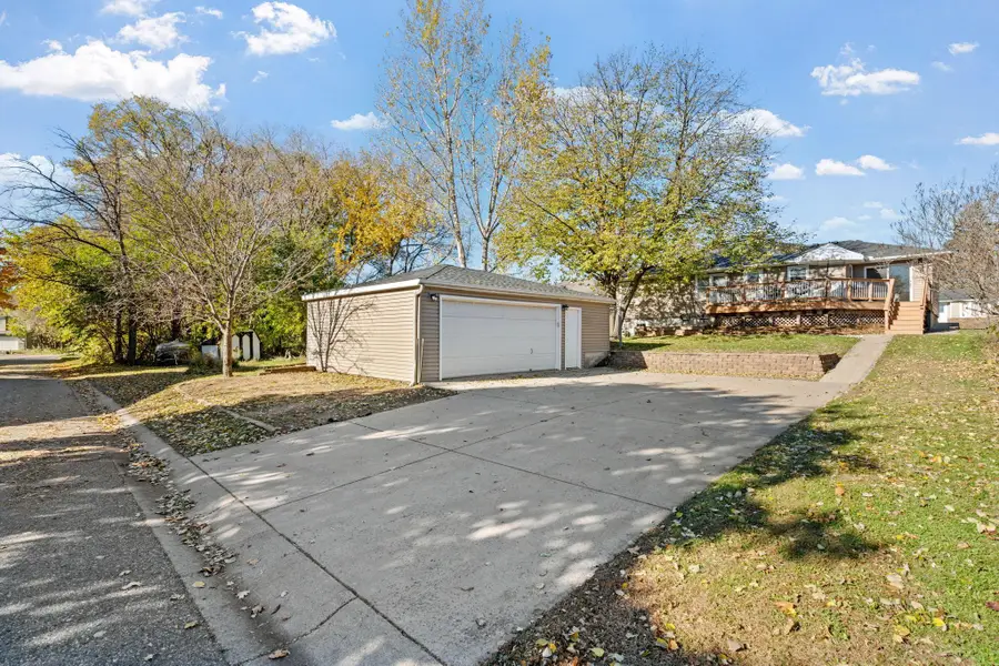 808 Stoughton Avenue, Chaska, MN 55318 - Image #3