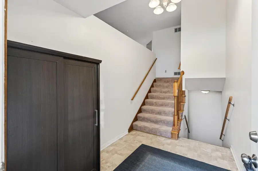 1837 Deer Hills Trail, Eagan, MN 55122 - Image #3