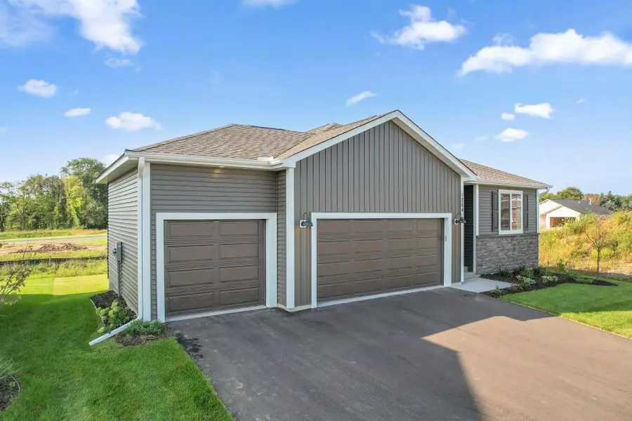 1561 Creekwood Dr, New Richmond, WI 54017 - Image #3