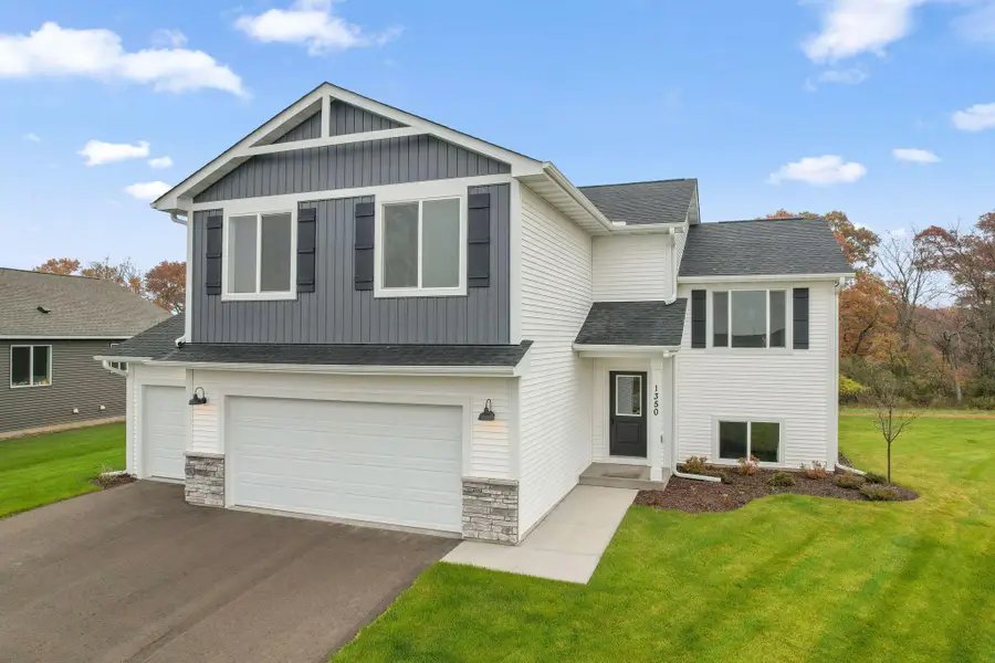 1549 Creekwood Dr, New Richmond, WI 54017 - Image #2