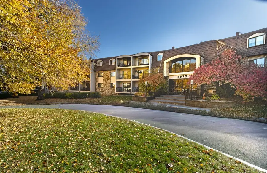 4575 W 80th Street Circle #116, Bloomington, MN 55437 - Image #2