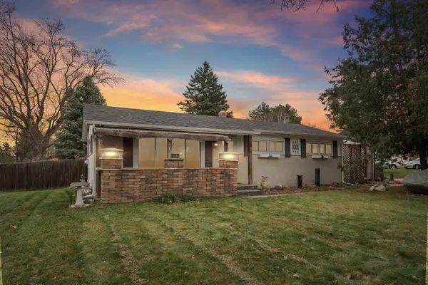 4002 Gisella Boulevard, White Bear Lake, MN 55110