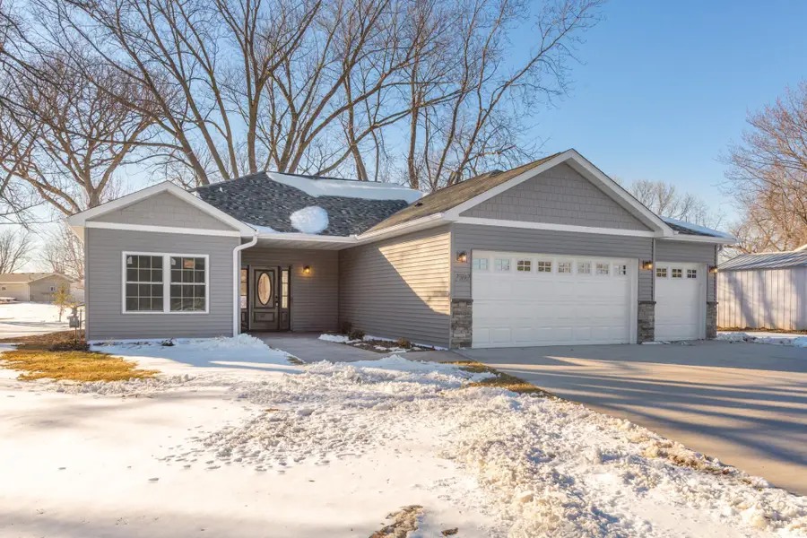 2702 Park Avenue Nw, Faribault, MN 55021 - #2