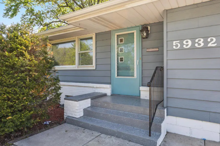 5932 Admiral Lane N, Brooklyn Center, MN 55429 - Image #3