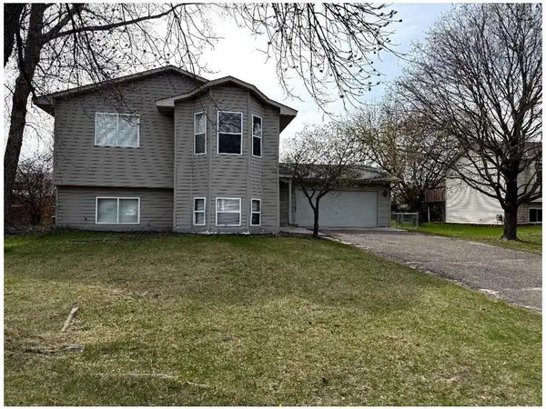 9007 Hampshire Avenue N, Brooklyn Park, MN 55445