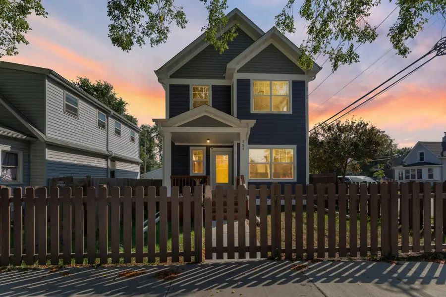 964 Woodbridge Street, Saint Paul, MN 55117 - Image #3