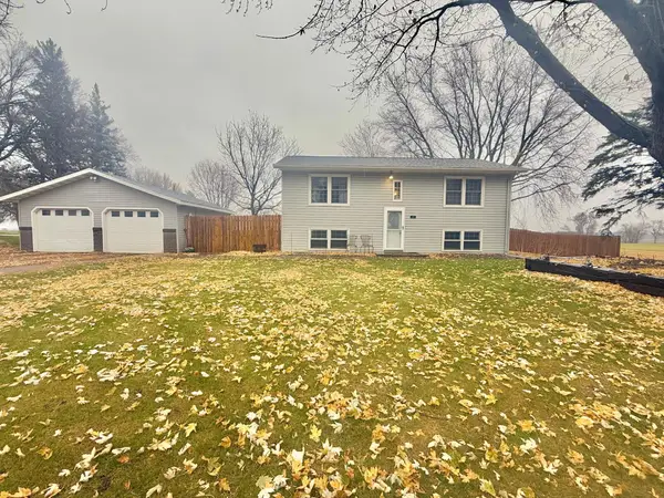 11 N Renstrom Street, Blomkest, MN 56216