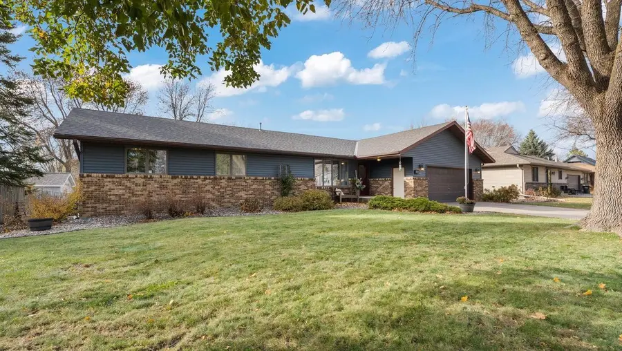 308 23rd Street Se, Willmar, MN 56201 - Image #2