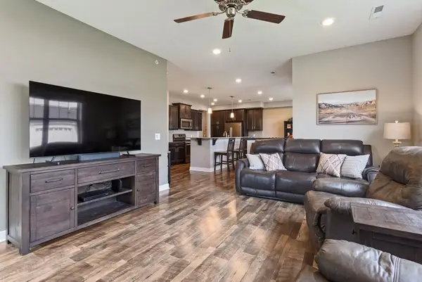 19537 Millpond Way, Rogers, MN 55311