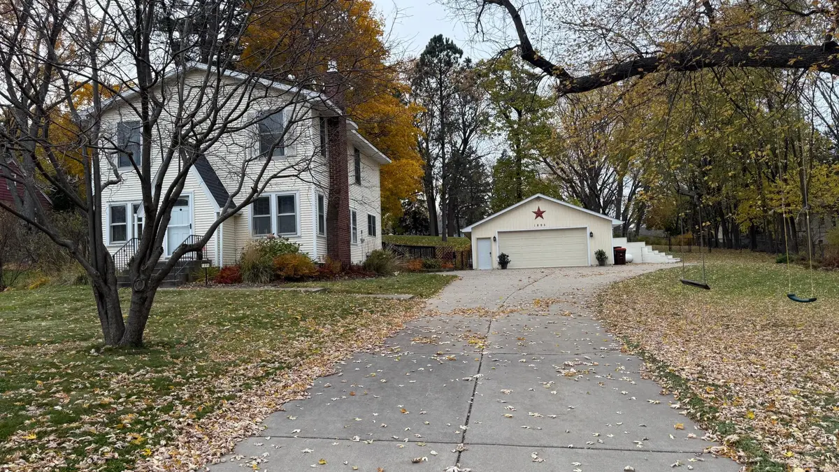 1895 Howard Street N, Maplewood, MN 55109 - Image #1