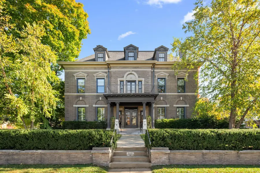 2201 Pillsbury Avenue S, Minneapolis, MN 55404 - Image #2