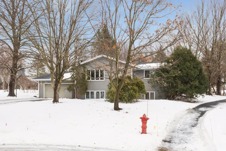 112308 Baxter Court, Chaska, MN 55318 - Image #2