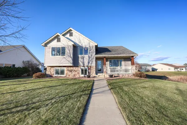 633 17th Street S, Sartell, MN 56377