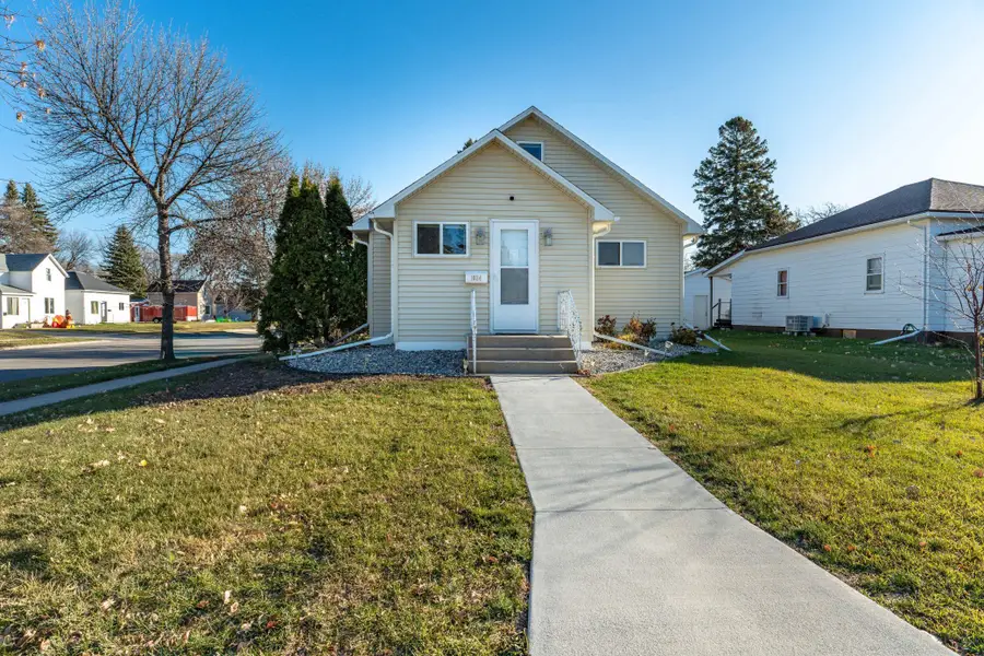 1024 Stearns Street, Crookston, MN 56716 - Image #2