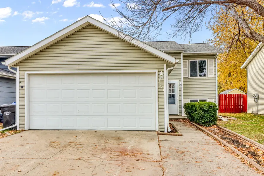 3327 19th Street S, Fargo, ND 58104 - #2