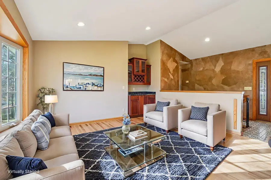 9685 Clover Circle, Eden Prairie, MN 55347 - Image #3