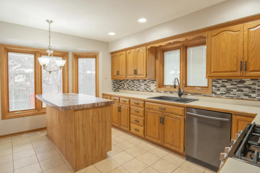 5245 Clayton Drive, Maple Plain, MN 55359 - Image #3