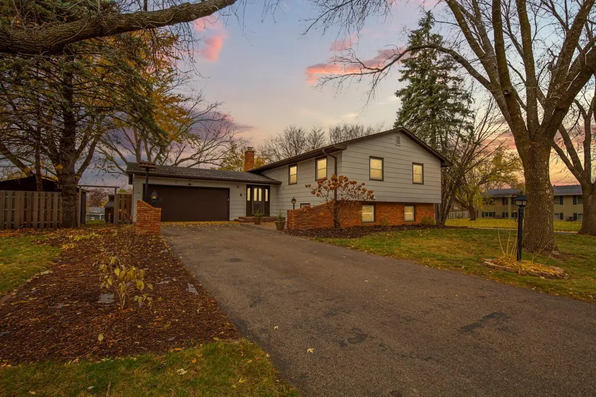 13400 Knob Hill Road, Burnsville, MN 55337 - Image #1