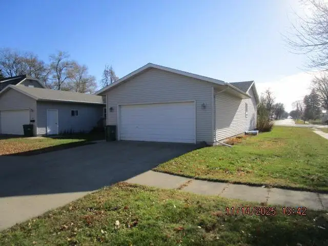 323 3rd Avenue S, Wahpeton, ND 58075 - Image #2