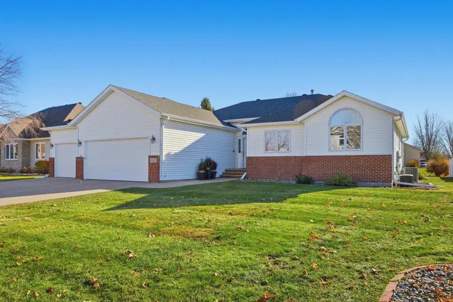 1102 46th Avenue N, Fargo, ND 58102 - Image #2