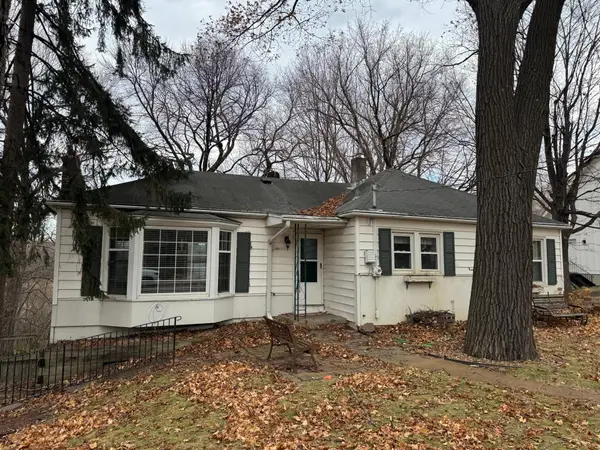 18800 Highland Avenue, Deephaven, MN 55391