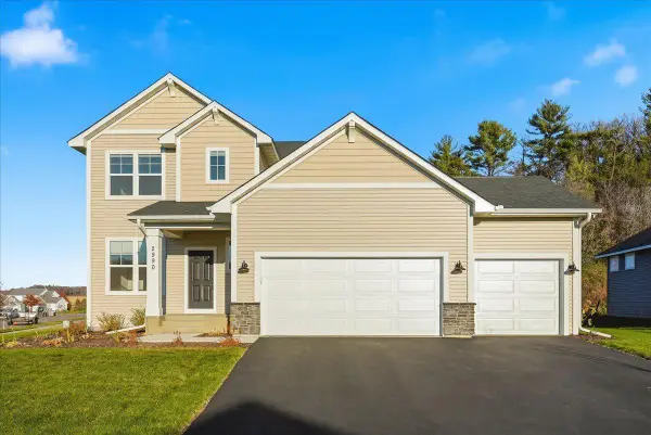 2990 Coventry Circle, River Falls, WI 54022