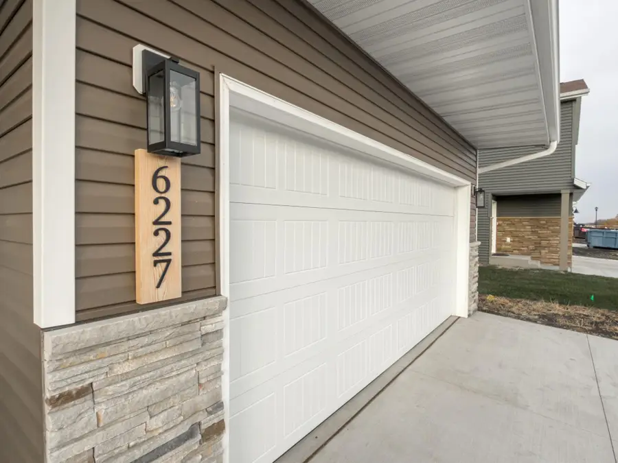 6227 87th Avenue S, Horace, ND 58047 - #3