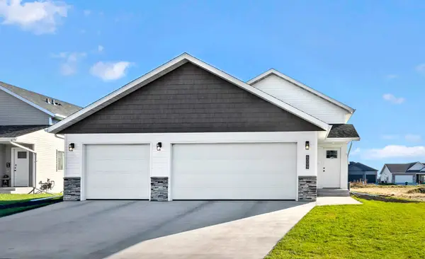 6009 80th Avenue S, Horace, ND 58047