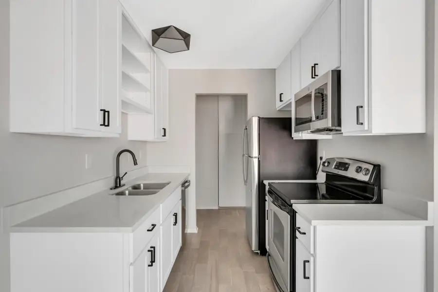 4624 Cedar Lake Road S #7, Saint Louis Park, MN 55416 - Image #3