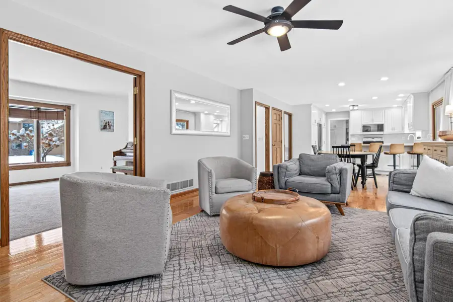 5816 Oxford Street N, Shoreview, MN 55126 - Image #2