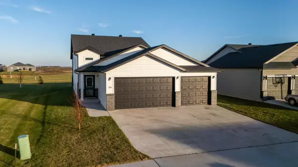 302 8th Street E, Horace, ND 58047